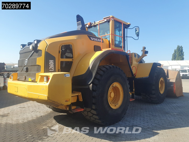Volvo L260 H CDC - Gumikerekes homlokrakodó: 5 kép. Volvo L260 H CDC - Gumikerekes homlokrakodó: 5 kép.