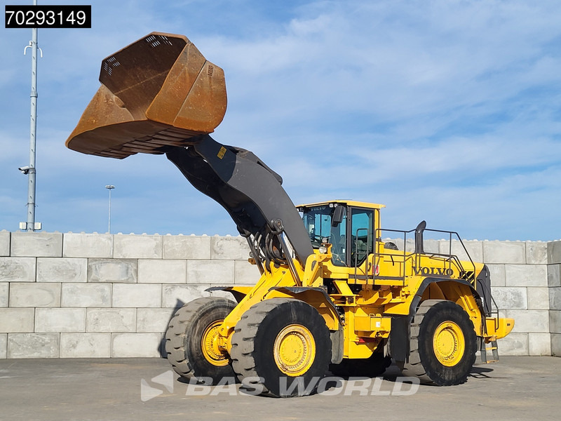 Volvo L350 F CDC - Gumikerekes homlokrakodó: 2 kép. Volvo L350 F CDC - Gumikerekes homlokrakodó: 2 kép.