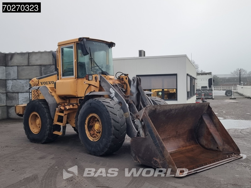 Volvo L60 E - Gumikerekes homlokrakodó: 5 kép. Volvo L60 E - Gumikerekes homlokrakodó: 5 kép.