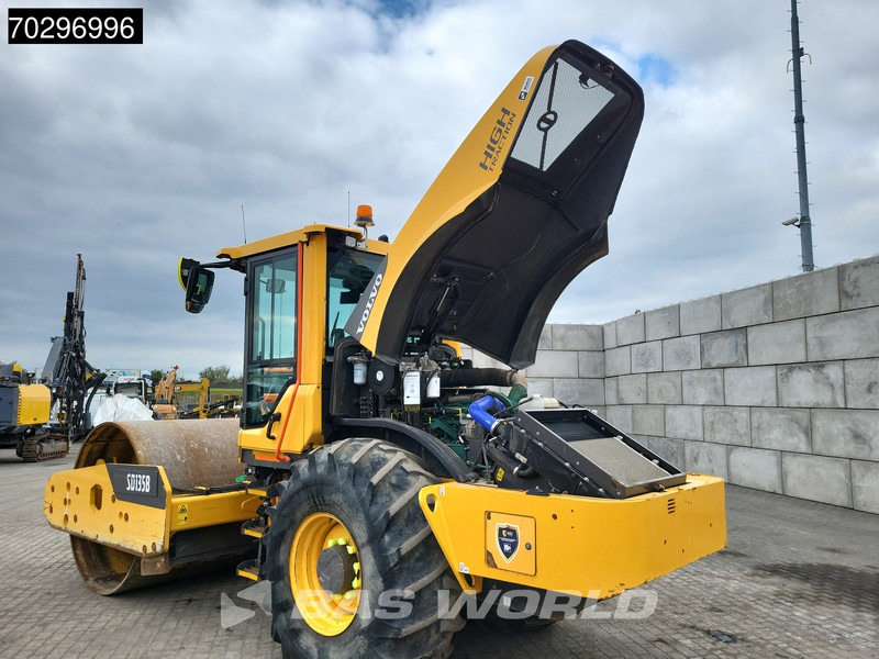 Henger Volvo SD135 B A/C: 8 kép.