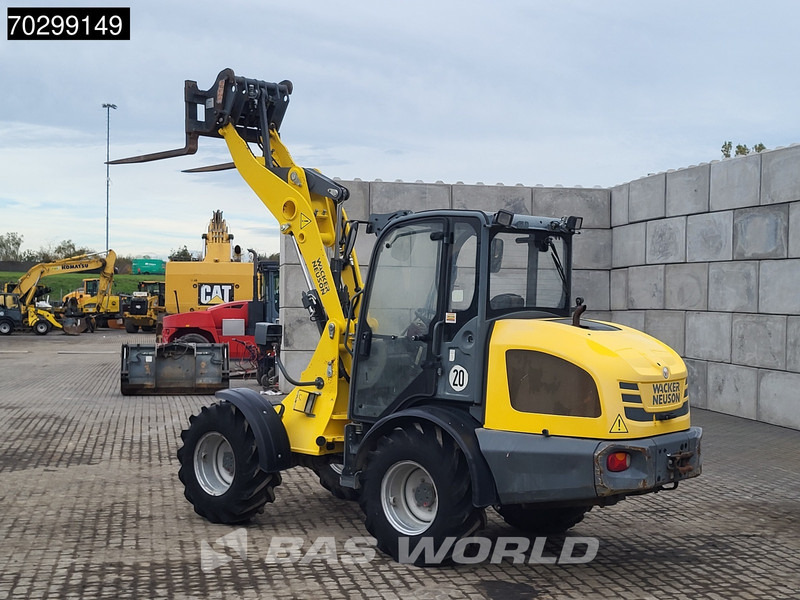 WACKER NEUSON WL 44 - Gumikerekes homlokrakodó: 3 kép. WACKER NEUSON WL 44 - Gumikerekes homlokrakodó: 3 kép.
