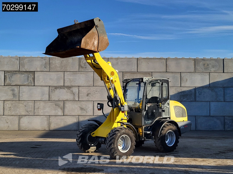 WACKER NEUSON WL 44 - Gumikerekes homlokrakodó: 3 kép. WACKER NEUSON WL 44 - Gumikerekes homlokrakodó: 3 kép.