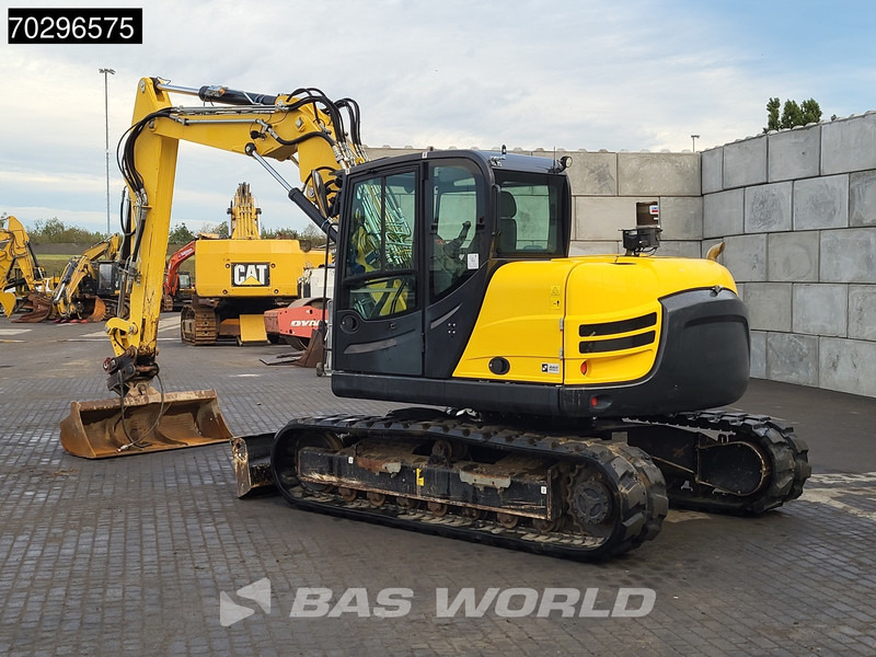 Yanmar SV120 - Lánctalpas kotró: 3 kép. Yanmar SV120 - Lánctalpas kotró: 3 kép.