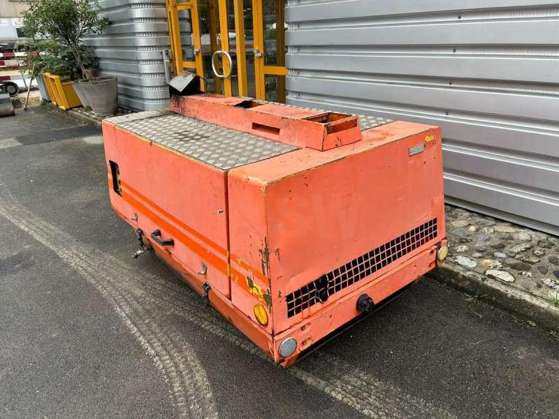 Atlas copco XAS55DD - Légkompresszor: 2 kép. Atlas copco XAS55DD - Légkompresszor: 2 kép.