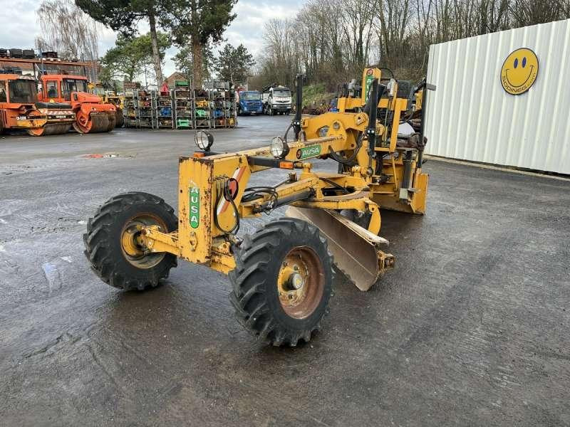 Ausa OP NV2500 - Gréder: 2 kép. Ausa OP NV2500 - Gréder: 2 kép.