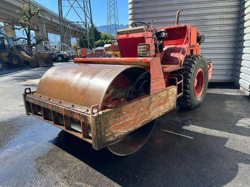 Bitelli Compacteur Mixte / Bille et pneus BORA C80 - Kombihenger: 3 kép. Bitelli Compacteur Mixte / Bille et pneus BORA C80 - Kombihenger: 3 kép.