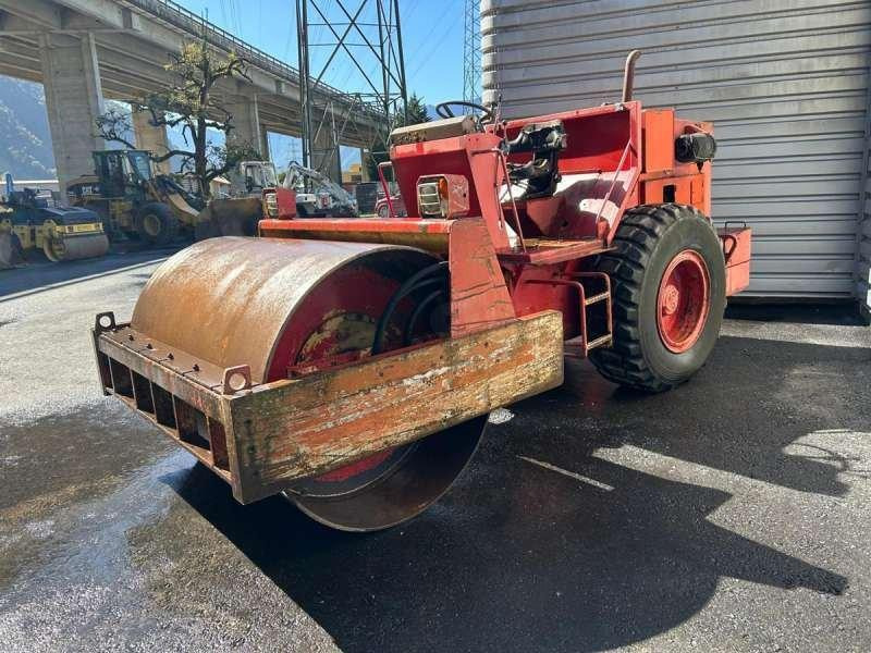 Bitelli Compacteur Mixte / Bille et pneus BORA C80 - Kombihenger: 4 kép. Bitelli Compacteur Mixte / Bille et pneus BORA C80 - Kombihenger: 4 kép.