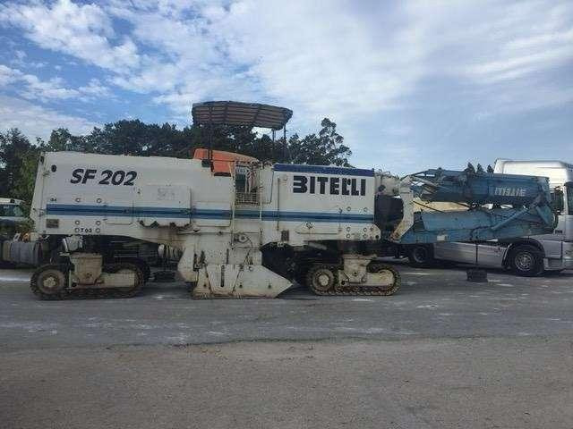 Bitelli SF 202 - Aszfaltmaró: 3 kép. Bitelli SF 202 - Aszfaltmaró: 3 kép.