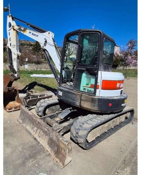 Bobcat E50 - Minikotró: 3 kép. Bobcat E50 - Minikotró: 3 kép.