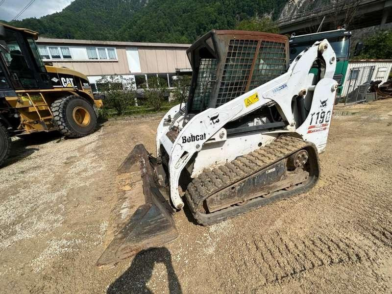 Bobcat T190 - Kompakt lánctalpas rakodó: 2 kép. Bobcat T190 - Kompakt lánctalpas rakodó: 2 kép.