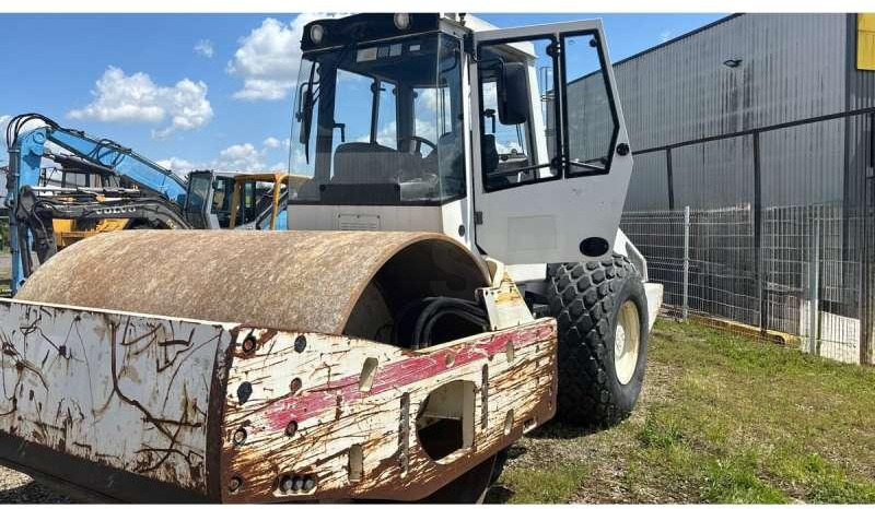 Bomag BW219 DH-4 - Kombihenger: 2 kép. Bomag BW219 DH-4 - Kombihenger: 2 kép.