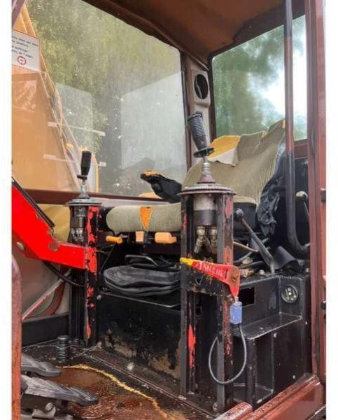 Case 888CK lízing Case 888CK: 13 kép. Case 888CK lízing Case 888CK: 13 kép.