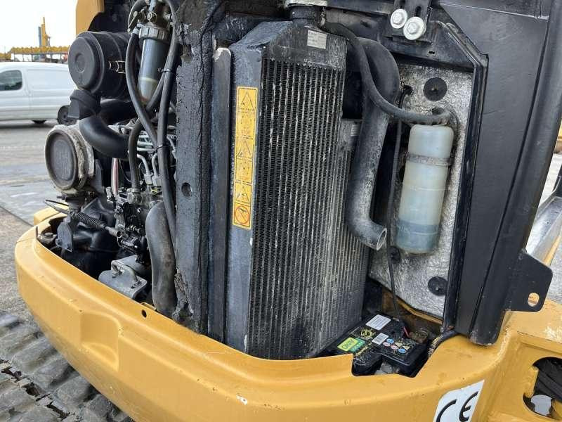 Minikotró Caterpillar 302.7DCR: 32 kép.