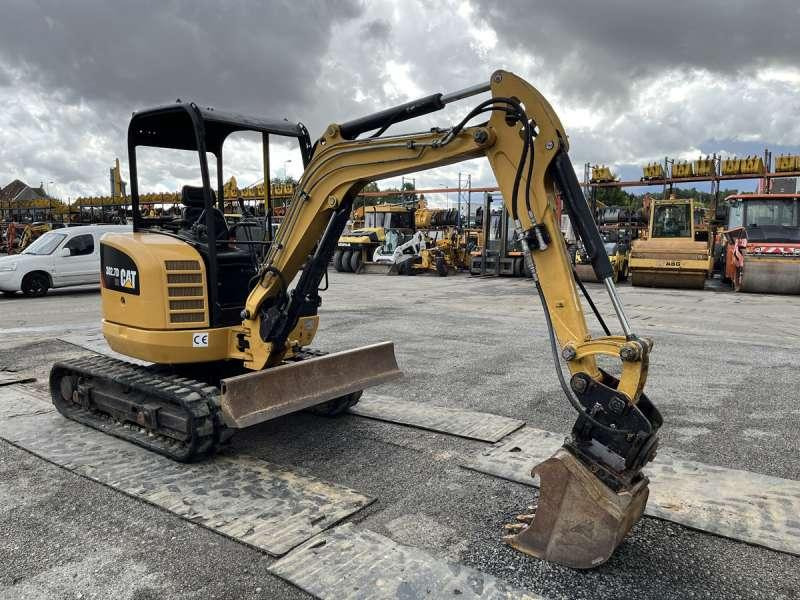 Minikotró Caterpillar 302.7DCR: 7 kép.