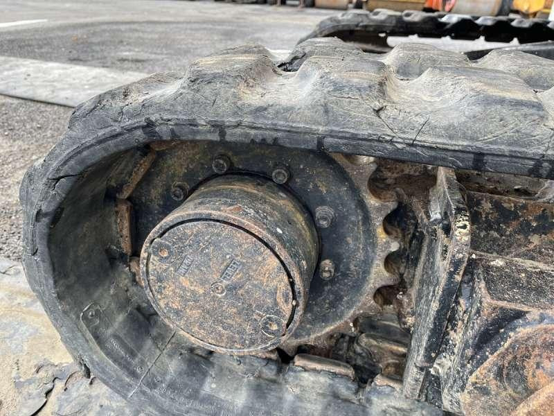 Minikotró Caterpillar 302.7DCR: 27 kép.