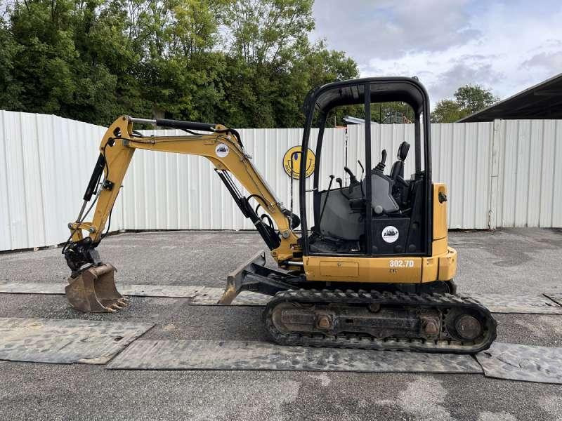 Caterpillar 302.7DCR - Minikotró: 3 kép. Caterpillar 302.7DCR - Minikotró: 3 kép.