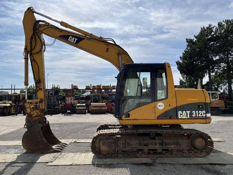 Caterpillar 312C - Lánctalpas kotró: 2 kép. Caterpillar 312C - Lánctalpas kotró: 2 kép.