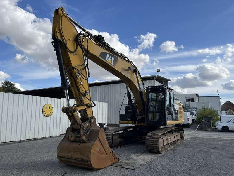 Caterpillar 329ELN - Lánctalpas kotró: 2 kép. Caterpillar 329ELN - Lánctalpas kotró: 2 kép.
