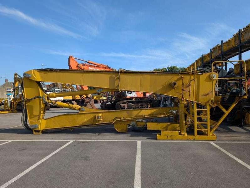 Caterpillar 330D L + BRAS DE DEMOLITION - Bontó kotrógép: 3 kép. Caterpillar 330D L + BRAS DE DEMOLITION - Bontó kotrógép: 3 kép.