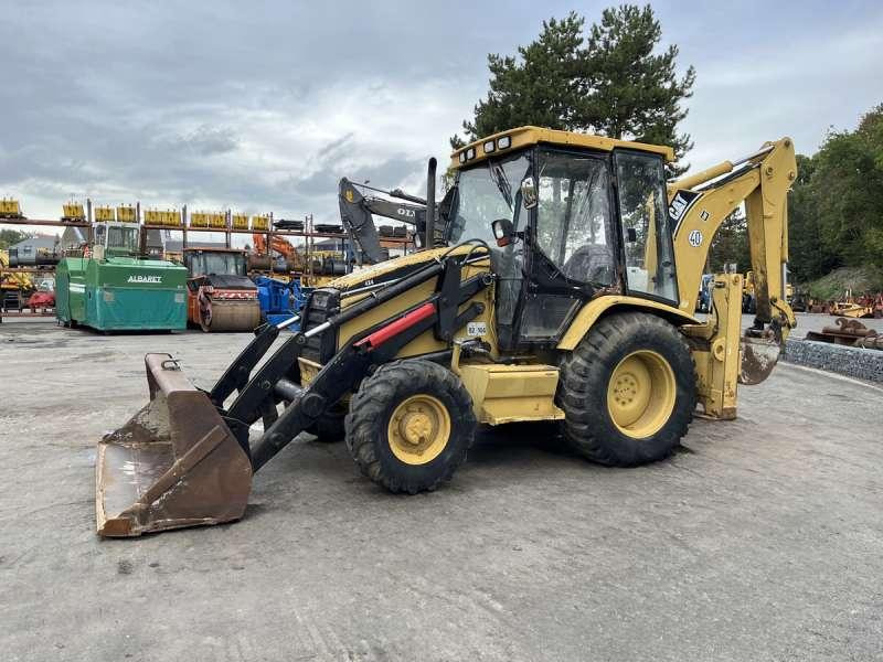 Caterpillar 428C - Kotrórakodó: 3 kép. Caterpillar 428C - Kotrórakodó: 3 kép.