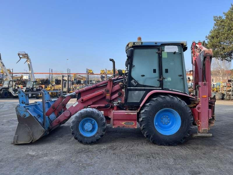 Caterpillar 432D - Kotrórakodó: 4 kép. Caterpillar 432D - Kotrórakodó: 4 kép.
