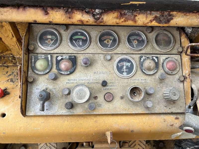 Talajtömörítő Caterpillar 825 + porte engins: 40 kép.