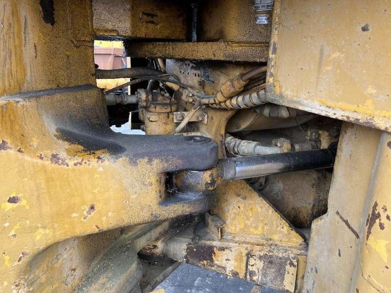 Talajtömörítő Caterpillar 825 + porte engins: 24 kép.