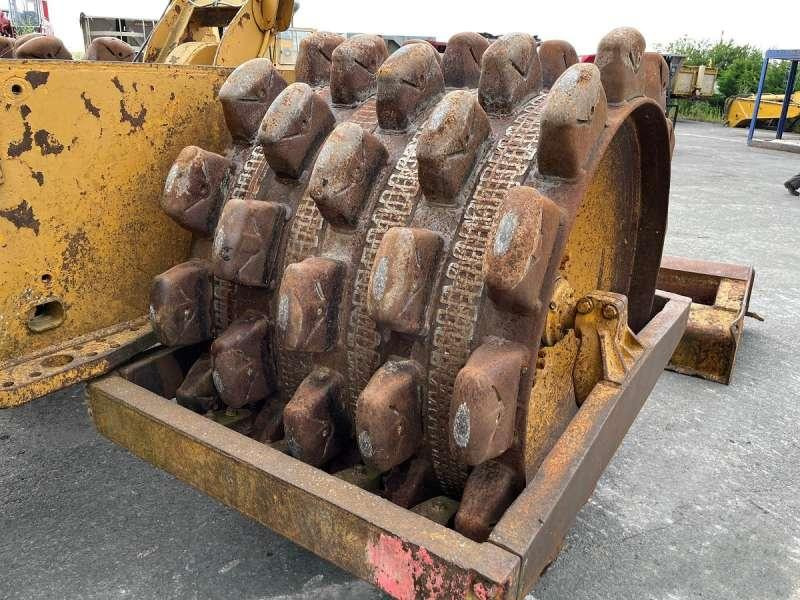 Talajtömörítő Caterpillar 825 + porte engins: 15 kép.