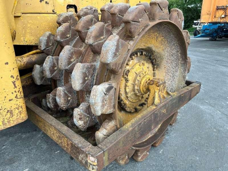 Talajtömörítő Caterpillar 825 + porte engins: 19 kép.