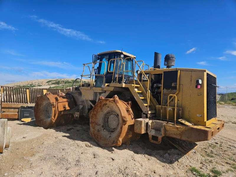 Caterpillar 836H - Talajtömörítő: 3 kép. Caterpillar 836H - Talajtömörítő: 3 kép.