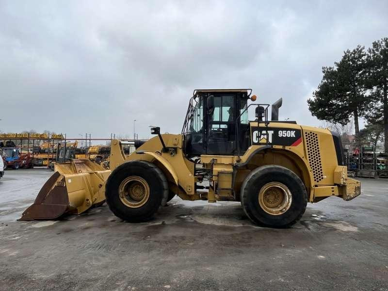 Caterpillar 950K - Gumikerekes homlokrakodó: 4 kép. Caterpillar 950K - Gumikerekes homlokrakodó: 4 kép.