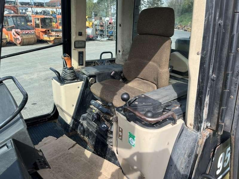 Caterpillar 953C2 lízing Caterpillar 953C2: 44 kép.