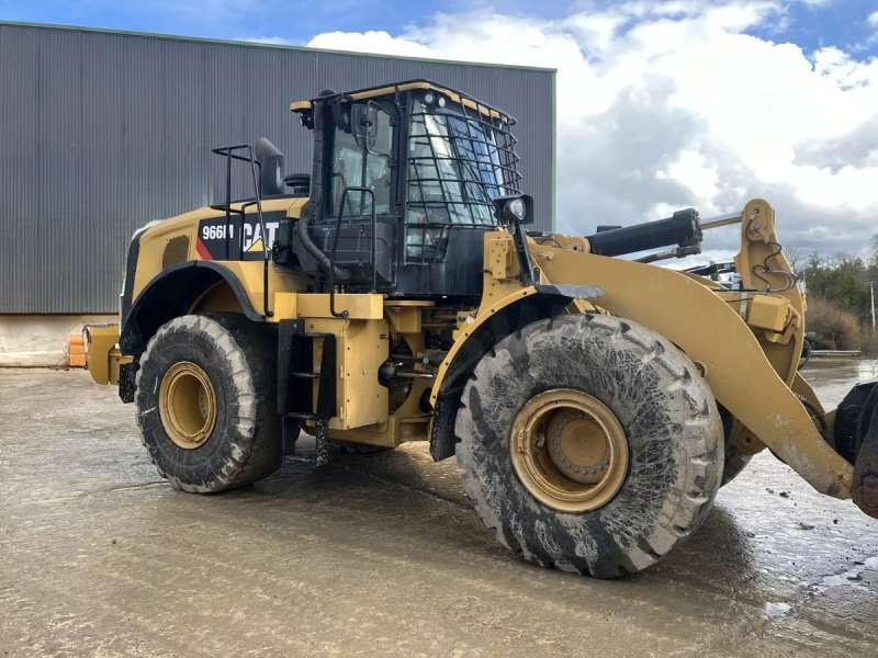 Caterpillar 966M - Gumikerekes homlokrakodó: 4 kép. Caterpillar 966M - Gumikerekes homlokrakodó: 4 kép.