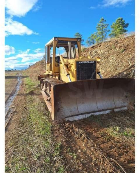 Caterpillar D6D - Buldózer: 3 kép. Caterpillar D6D - Buldózer: 3 kép.