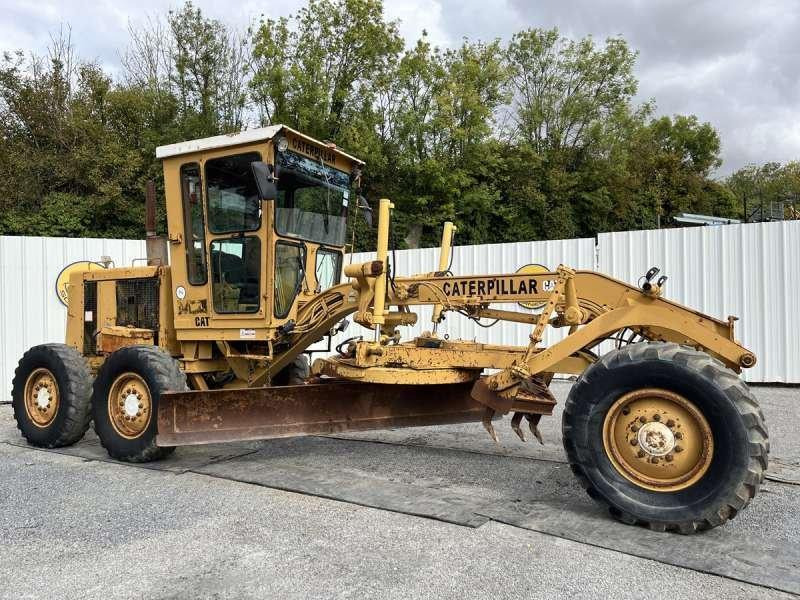 Caterpillar Niveleuse 120G - Gréder: 1 kép. Caterpillar Niveleuse 120G - Gréder: 1 kép.