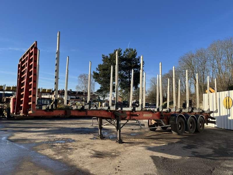 Fruehauf GRUMIERE 3 ESSIEUX - Rönkszállító teherautó: 3 kép. Fruehauf GRUMIERE 3 ESSIEUX - Rönkszállító teherautó: 3 kép.