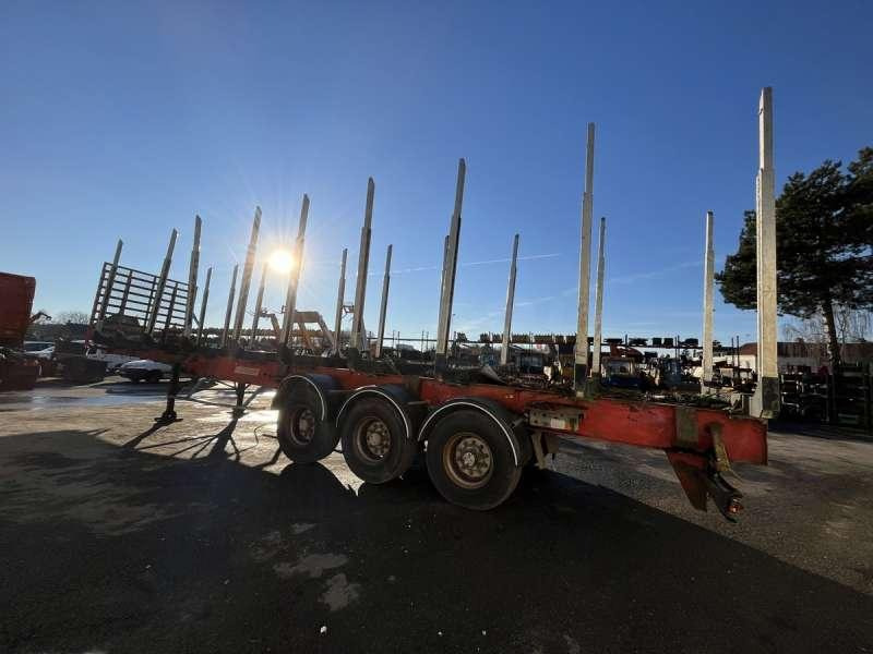 Fruehauf GRUMIERE 3 ESSIEUX - Rönkszállító teherautó: 5 kép. Fruehauf GRUMIERE 3 ESSIEUX - Rönkszállító teherautó: 5 kép.