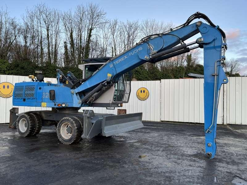 Fuchs MHL320 - Hulladék kotró: 2 kép. Fuchs MHL320 - Hulladék kotró: 2 kép.