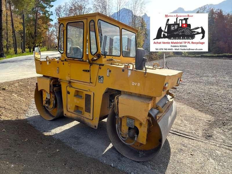 Hamm DV 8.22 - Úthenger: 1 kép. Hamm DV 8.22 - Úthenger: 1 kép.