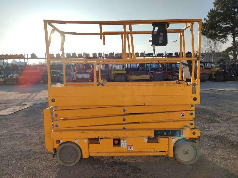 Haulotte CISEAUX COMPACT 10N - Oszlopos személyemelő: 5 kép. Haulotte CISEAUX COMPACT 10N - Oszlopos személyemelő: 5 kép.