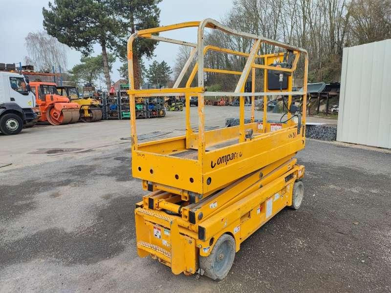 Haulotte CISEAUX COMPACT 8 - Oszlopos személyemelő: 3 kép. Haulotte CISEAUX COMPACT 8 - Oszlopos személyemelő: 3 kép.