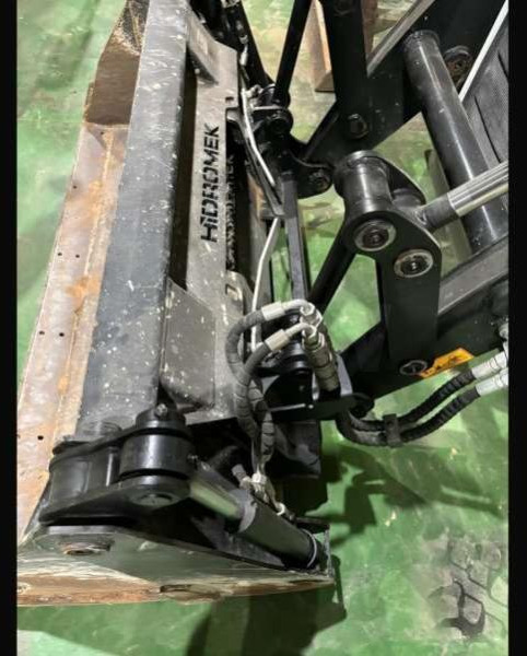 Hidromek HMK62SS - Kotrórakodó: 5 kép. Hidromek HMK62SS - Kotrórakodó: 5 kép.