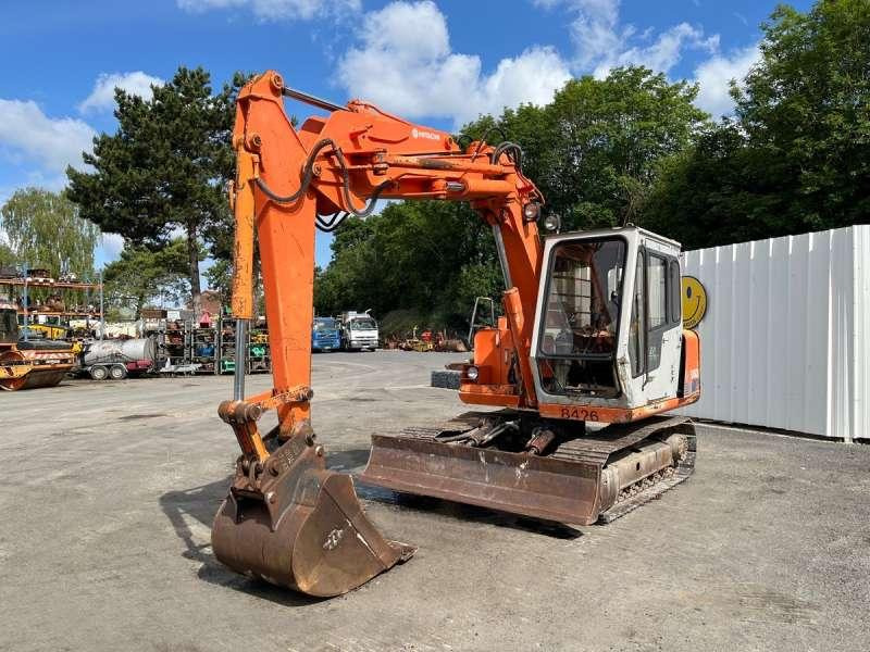 Hitachi EX60 - Lánctalpas kotró: 2 kép. Hitachi EX60 - Lánctalpas kotró: 2 kép.