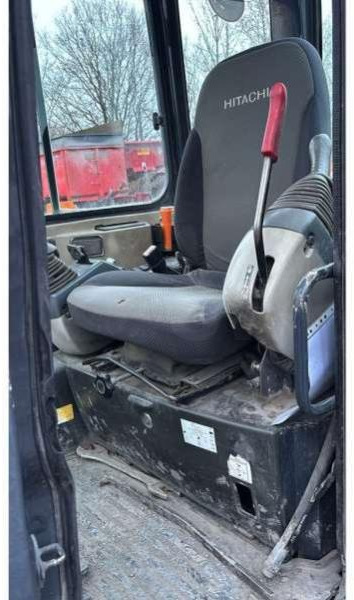 Hitachi ZX33U-3 CLR - Minikotró: 3 kép. Hitachi ZX33U-3 CLR - Minikotró: 3 kép.