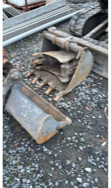 Hitachi ZX33U-3 CLR - Minikotró: 4 kép. Hitachi ZX33U-3 CLR - Minikotró: 4 kép.