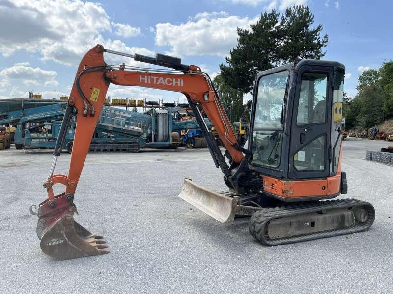 Hitachi ZX33U-5A CLR - Minikotró: 3 kép. Hitachi ZX33U-5A CLR - Minikotró: 3 kép.