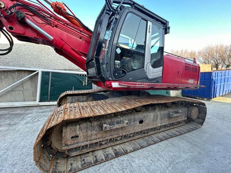 Hitachi ZX400LCH-3 - Lánctalpas kotró: 5 kép. Hitachi ZX400LCH-3 - Lánctalpas kotró: 5 kép.
