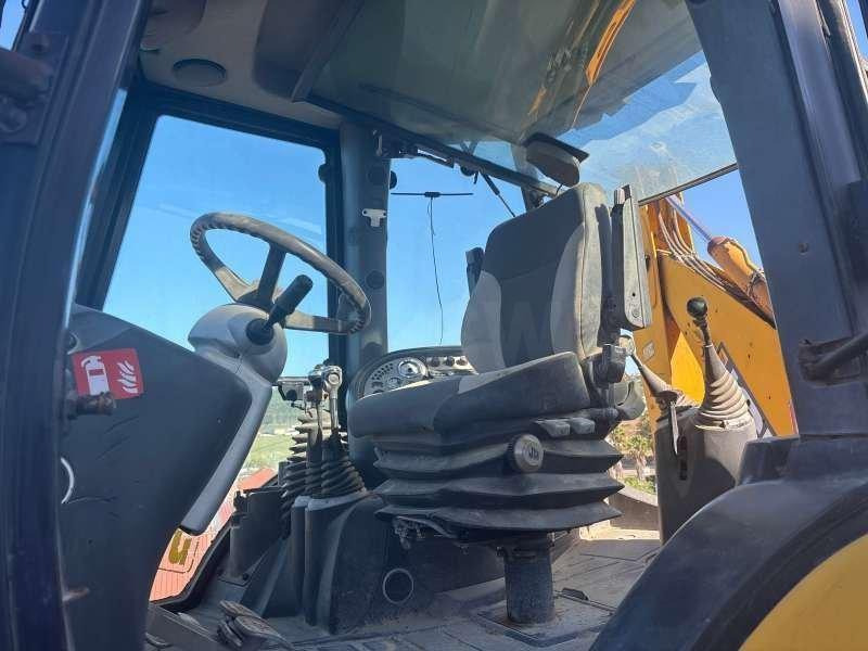 Kotrórakodó Jcb 4CX: 7 kép.