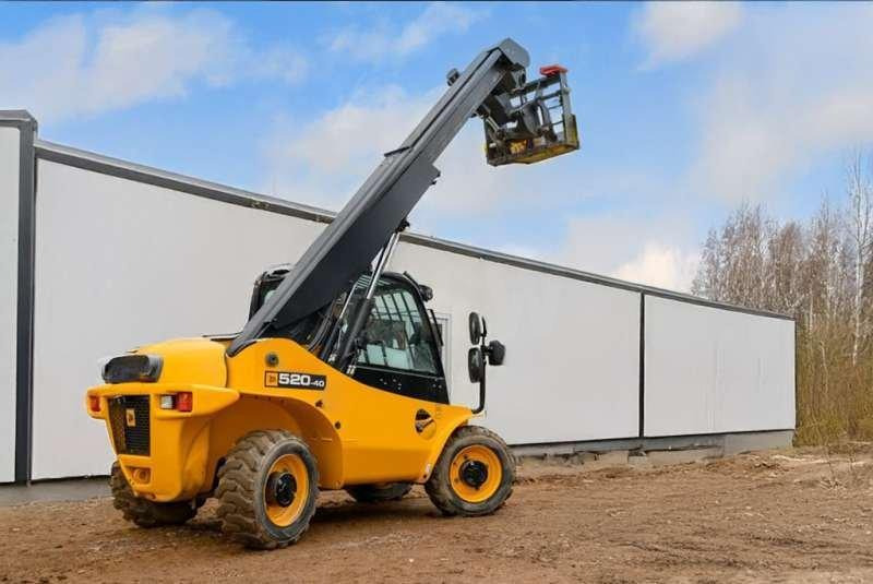 Jcb 520-40 4WS - Teleszkópos rakodó: 5 kép. Jcb 520-40 4WS - Teleszkópos rakodó: 5 kép.