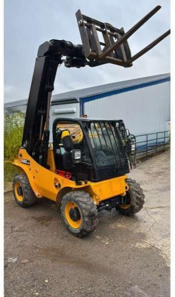 Jcb 520-40 4WS - Teleszkópos rakodó: 3 kép. Jcb 520-40 4WS - Teleszkópos rakodó: 3 kép.